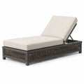 Lettino prendisole in alluminio con intreccio in corda e cuscino beige